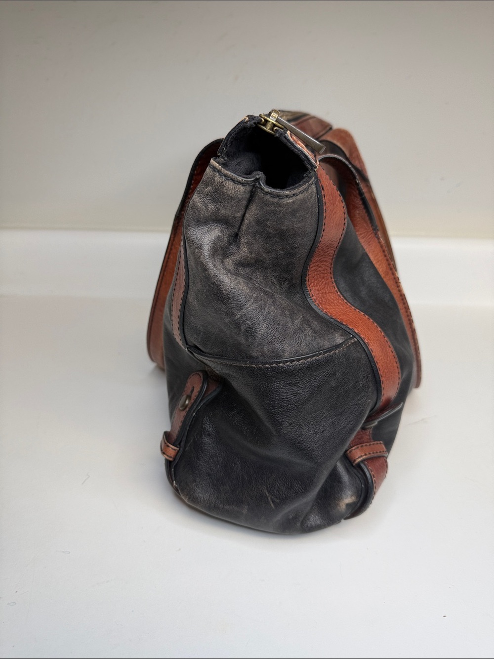 Fossil Black & Brown Leather Tote Bag Large Distressed Turnlock Western Style - Picture 3 of 7
